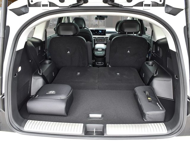 2026 Hyundai Ioniq 9 Preferred AWD with Ultimate Calligraphy package-6