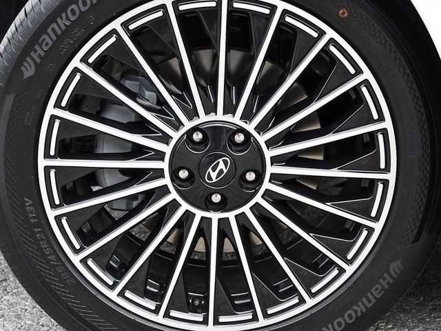 2026 Hyundai Ioniq 9 Preferred AWD with Ultimate Calligraphy package-7