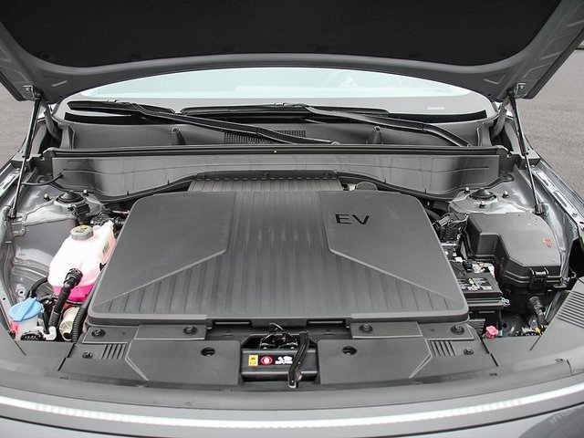 2026 Hyundai Kona Electric Preferred with Ultimate Package-5