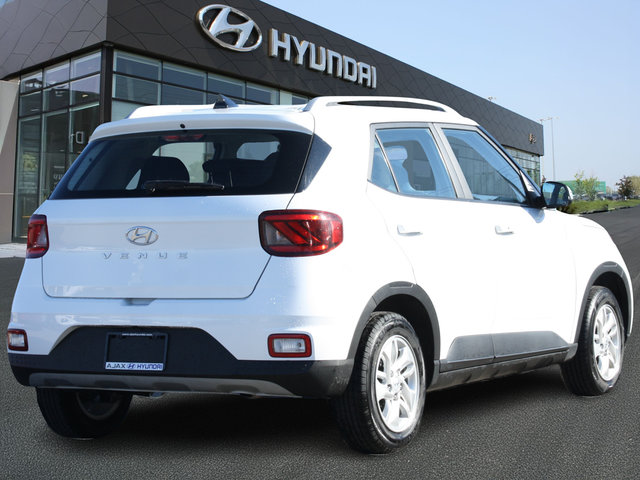2022 Hyundai Venue Preferred-4