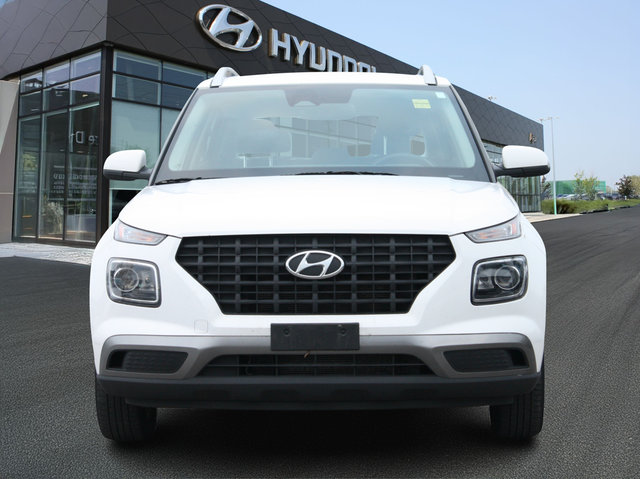 2023 Hyundai Venue Preferred-1