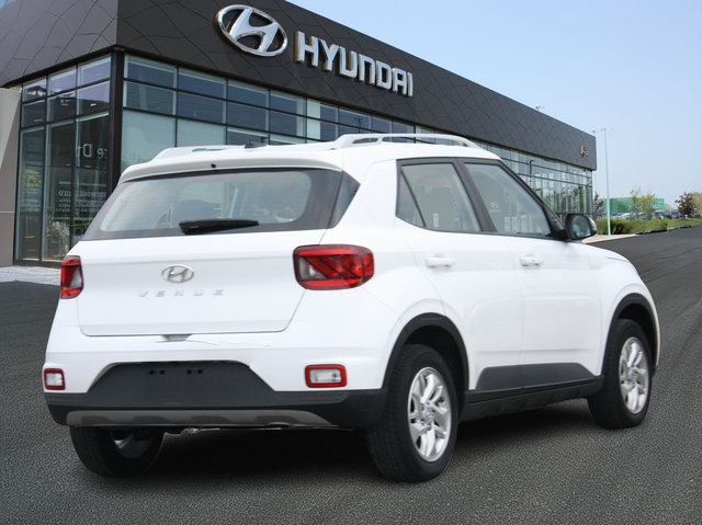 2023 Hyundai Venue Preferred-4