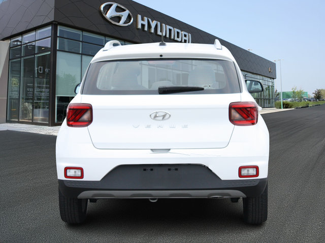 2023 Hyundai Venue Preferred-5
