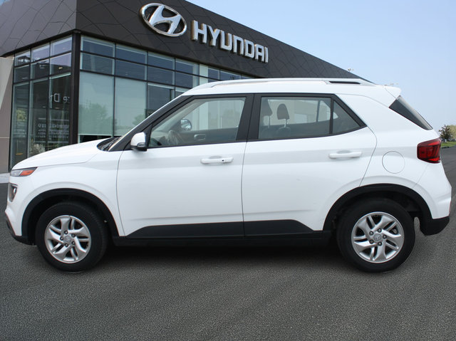 2023 Hyundai Venue Preferred-7