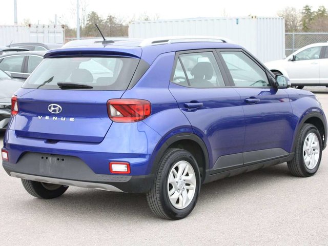 2023 Hyundai Venue Preferred-3