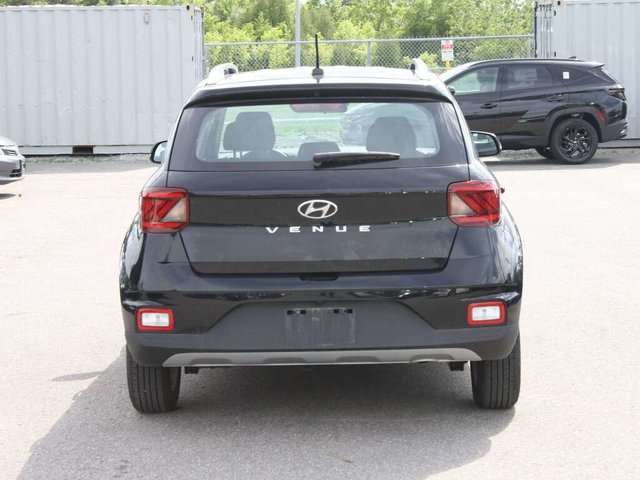 2025 Hyundai Venue Preferred-4