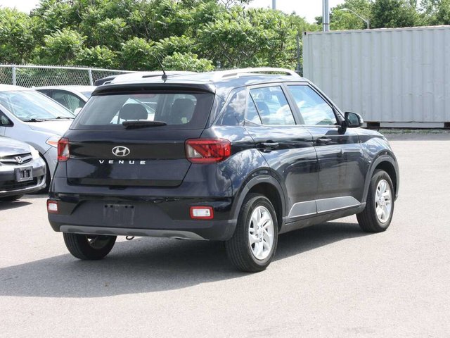 2025 Hyundai Venue Preferred-3