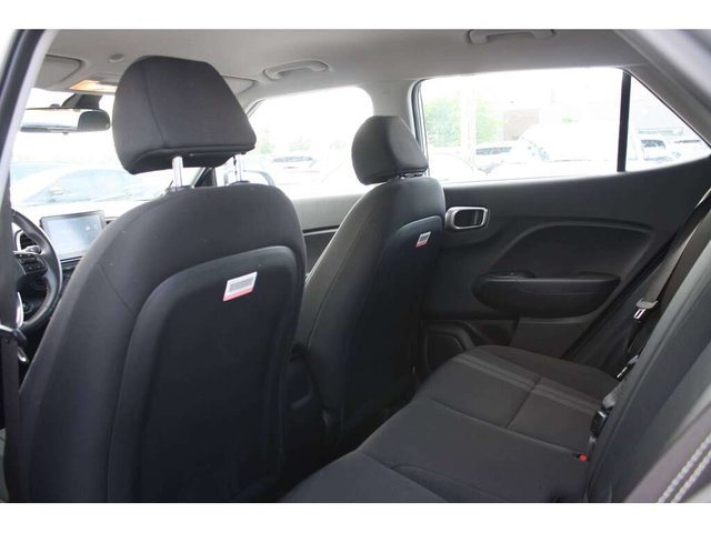 2025 Hyundai Venue Preferred-6