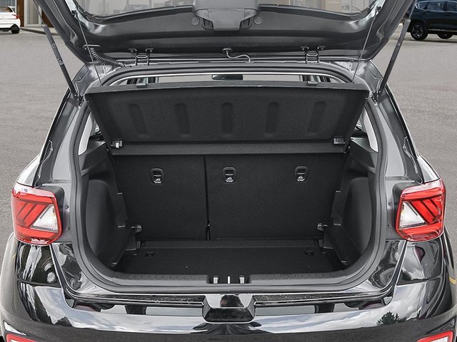 2026 Hyundai Venue Essential-6