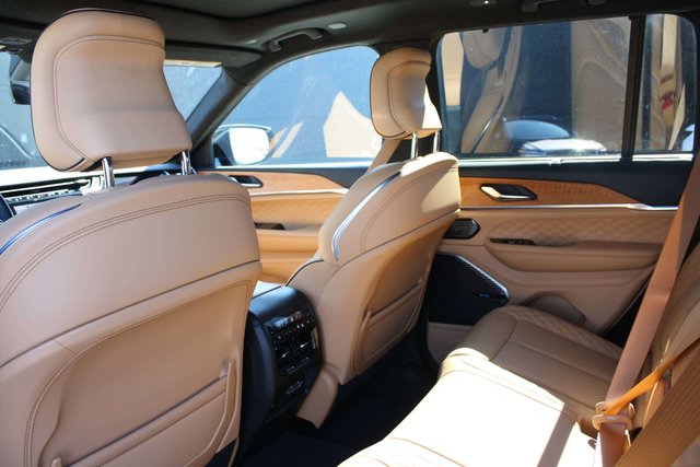 2023 Jeep Grand Cherokee Summit-6