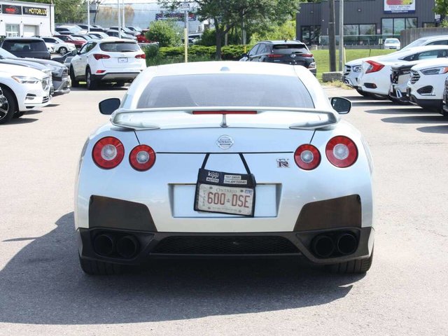 2010 Nissan GT-R Base-4