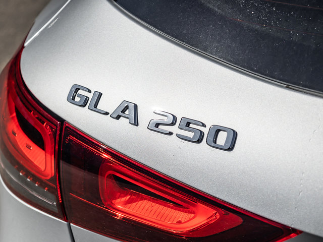 2023 Mercedes-Benz GLA 250-6