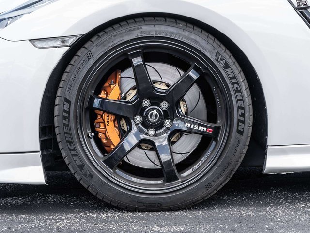 2017 Nissan GT-R Track Edition-3