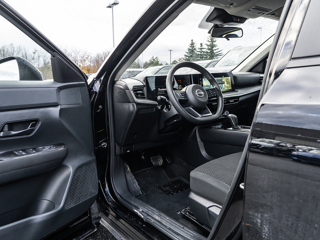 2025 Nissan Kicks S-6