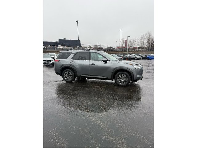 2024 Nissan Pathfinder SV-1