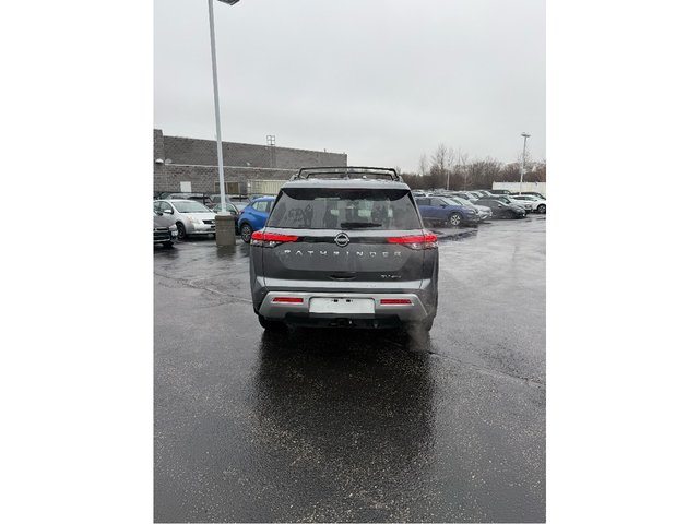 2024 Nissan Pathfinder SV-2