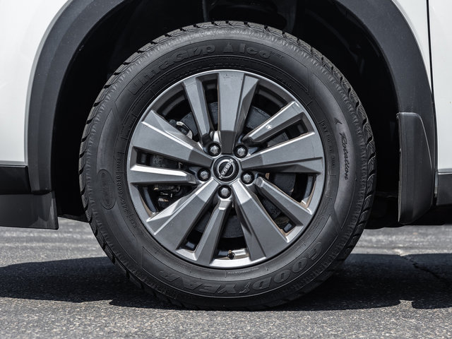 2024 Nissan Pathfinder SV-3
