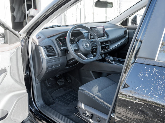 2023 Nissan Rogue SV-6