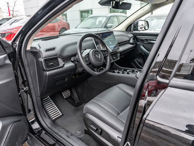 2023 VinFast VF 8 Eco-6