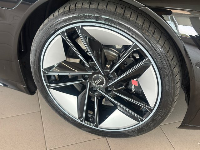 Audi RS e-tron GT  2022-6