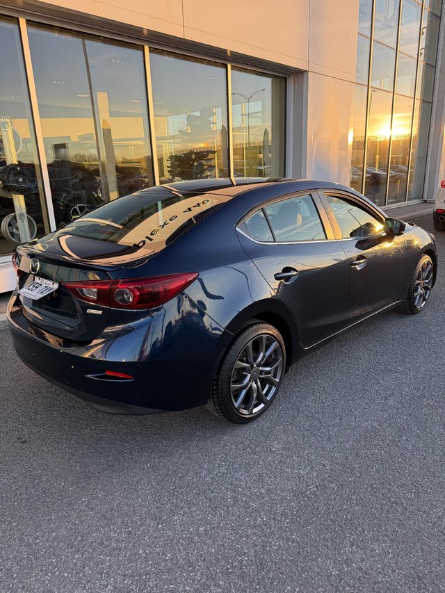 2018 Mazda 3 GT-1