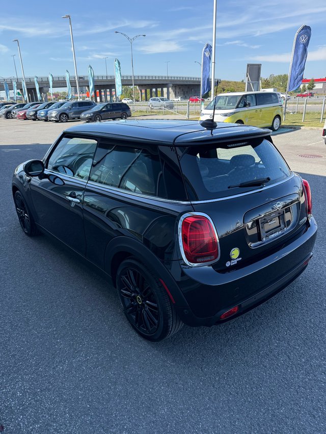 MINI 3 Door Cooper SE 2023-4