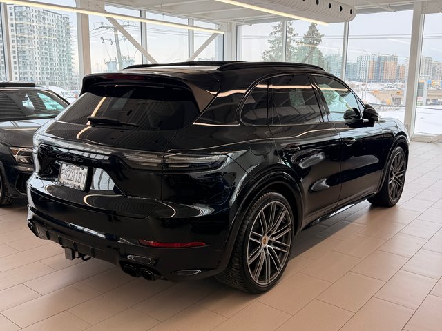 2023 Porsche Cayenne GTS-3