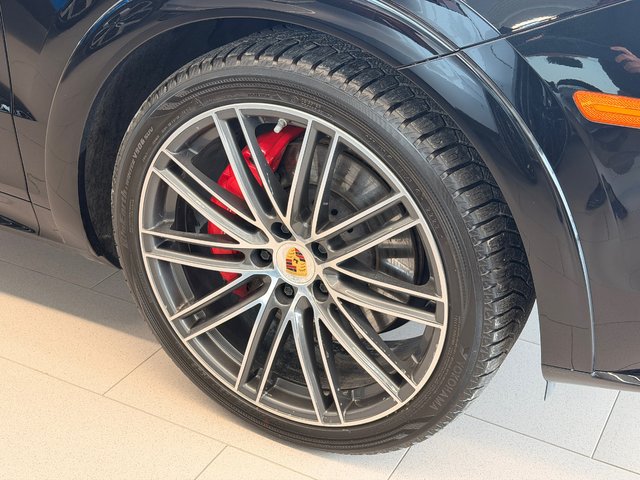 2023 Porsche Cayenne GTS-6