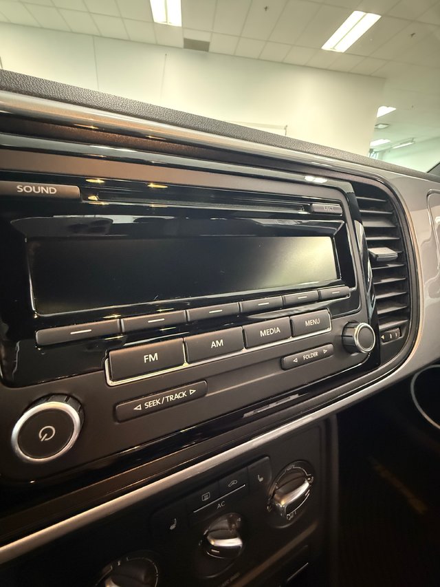 2012 Volkswagen Beetle Comfortline-7