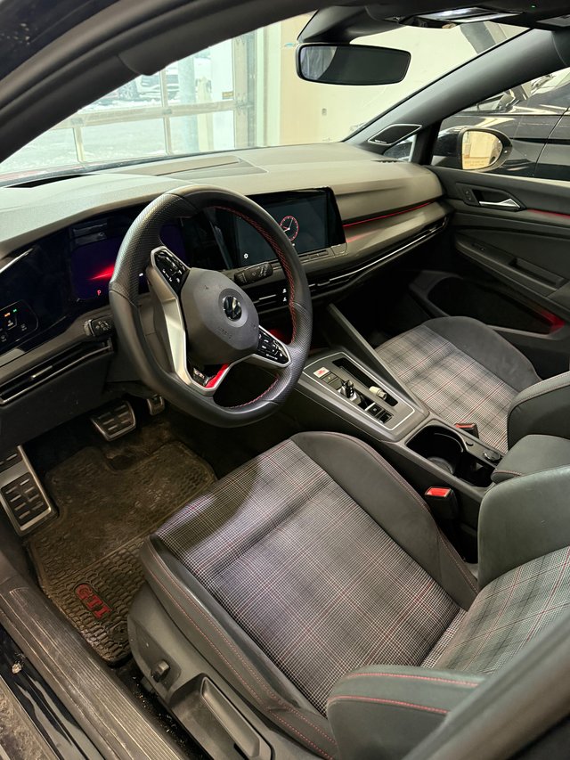 2022 Volkswagen Golf GTI Performance-2