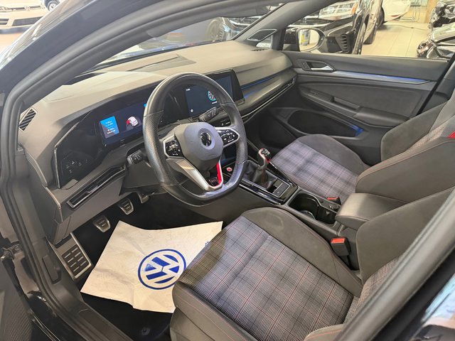 Volkswagen Golf GTI Performance 2023-4