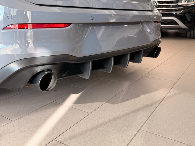 Volkswagen GTI Base 2023-6