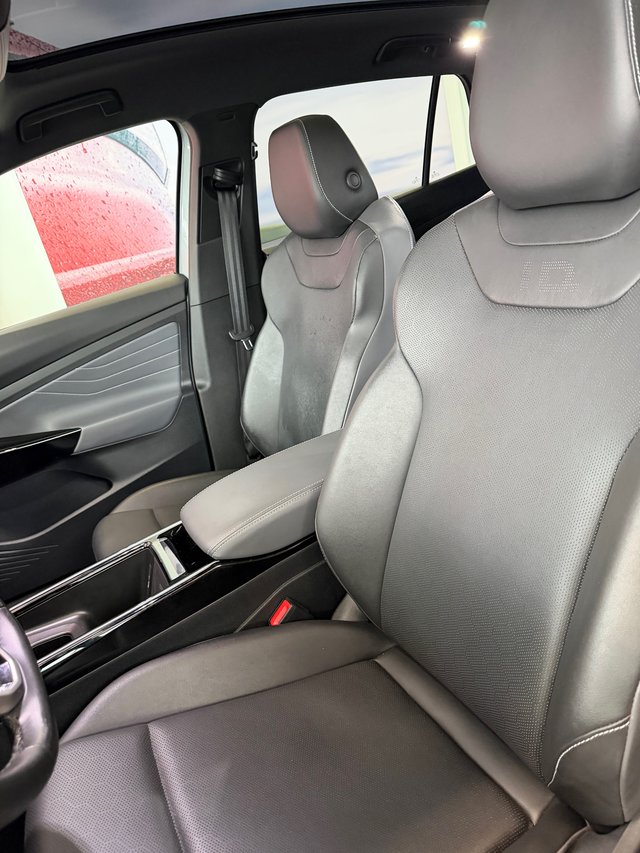 2023 Volkswagen ID.4 Pro-7