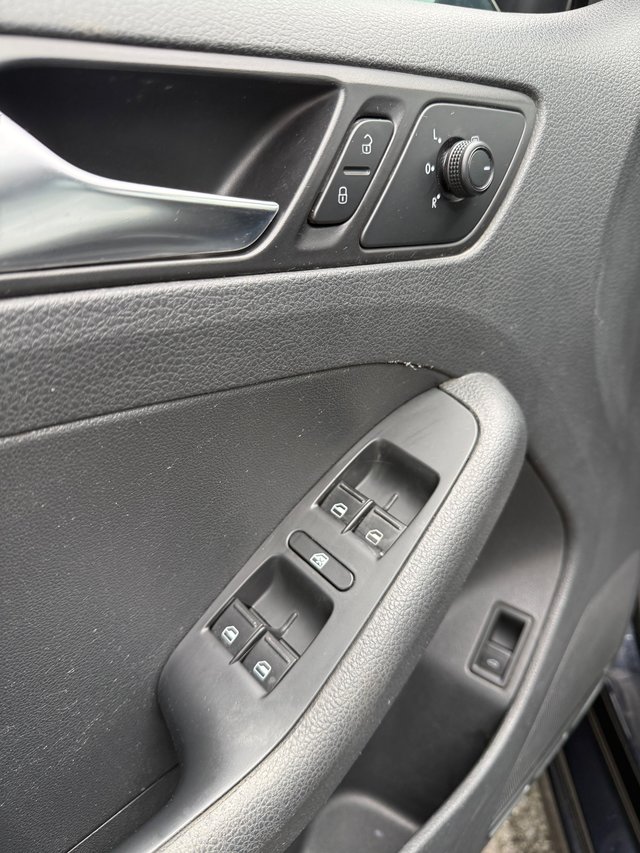 2016 Volkswagen Jetta Sedan Trendline-3