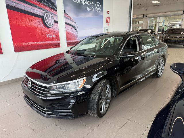 2019 Volkswagen Passat Wolfsburg Edition-0