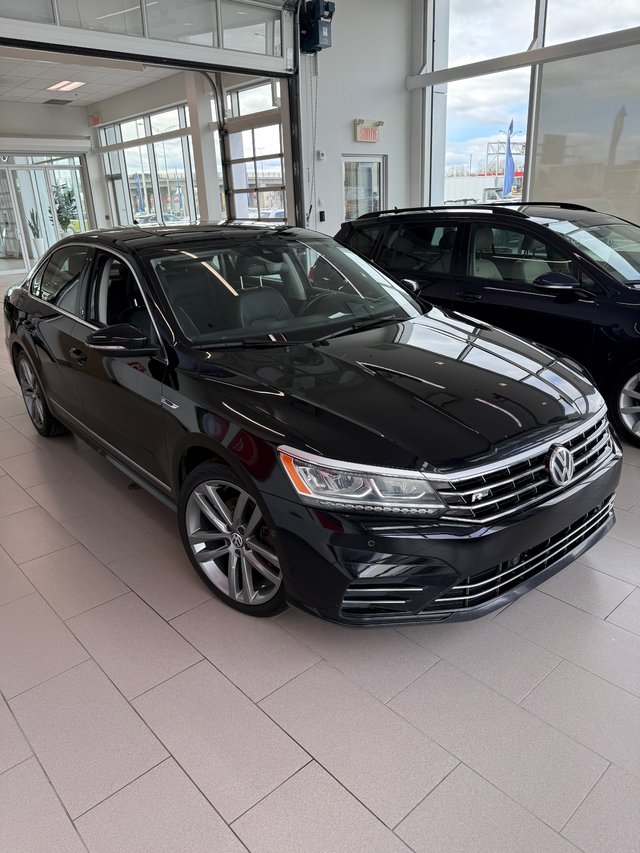 2019 Volkswagen Passat Wolfsburg Edition-1