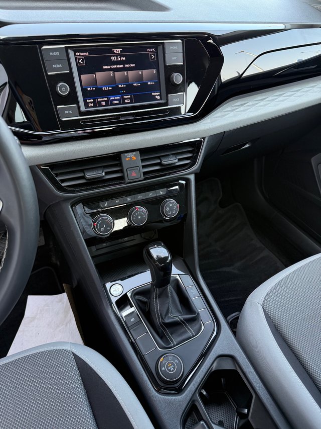 2022 Volkswagen Taos Trendline-7