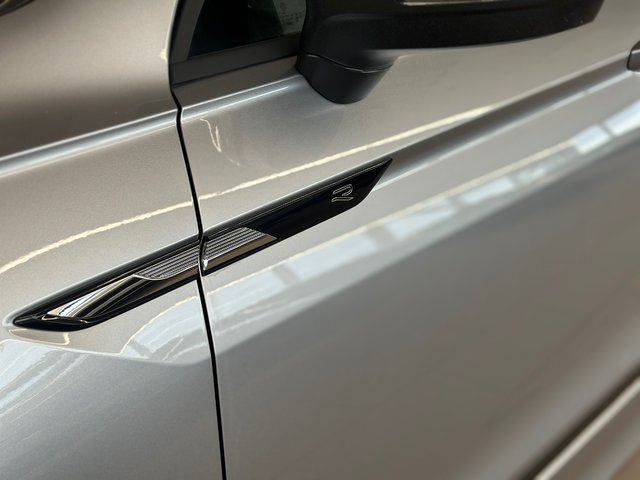 2023 Volkswagen Tiguan Comfortline R-Line Black Edition-7