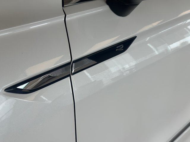 2024 Volkswagen Tiguan Highline R-Line 7 passagers-7