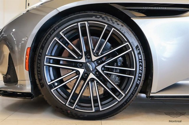 Aston Martin DB12 V8 Coupe 2024-6