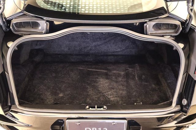 Aston Martin DB12 V8 Coupe 2024-4