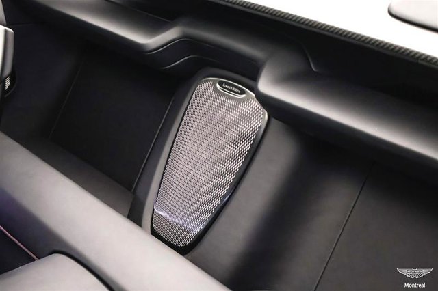 Aston Martin Vanquish Volante 2026-7