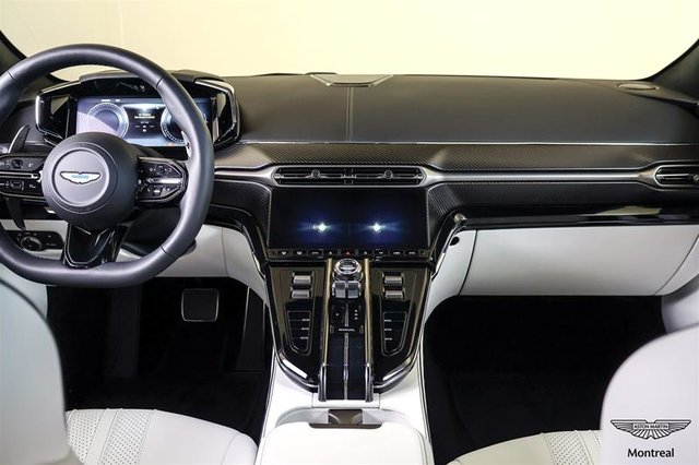 2025 Aston Martin Vantage Coupe-2