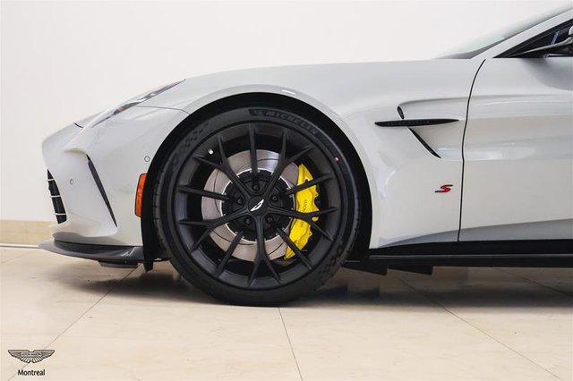 2026 Aston Martin Vantage S Roadster-1