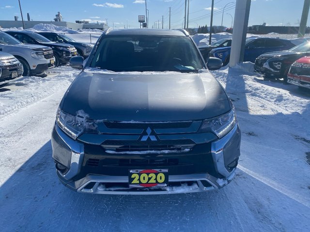 Mitsubishi Outlander PHEV LE 2020-1