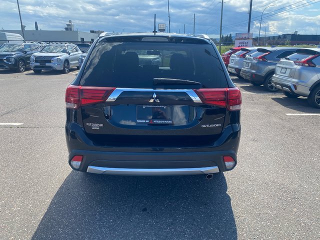Mitsubishi Outlander ES PREMIUM 2016-3