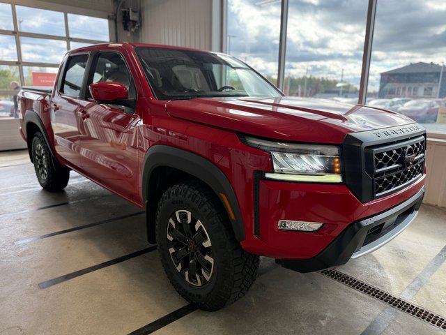 2022 Nissan Frontier Pro-4X Luxury 4X4-2