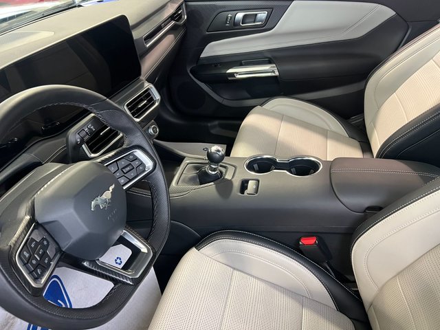 Ford Mustang  2025-4