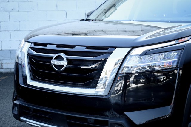 2023 Nissan Pathfinder SL-3