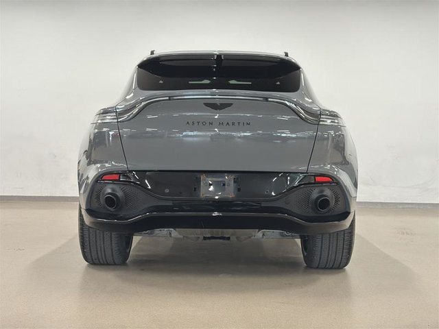 Aston Martin DBX  2021-4